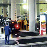 阪急尼崎駅前に建つ商業施設「アマゴッタ」の駐車場